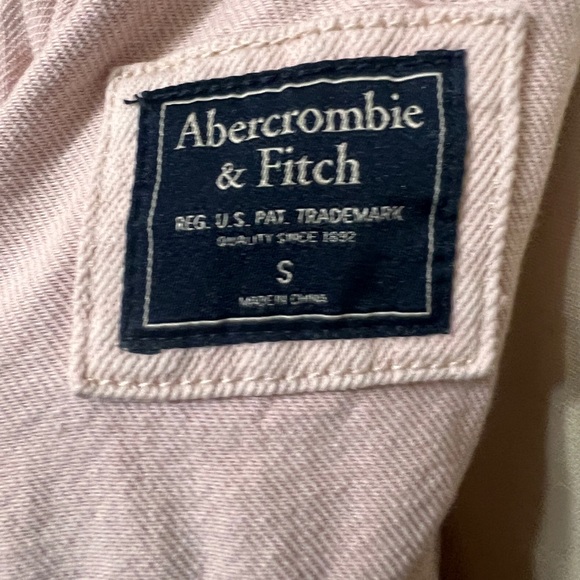 Abercrombie & Fitch Super Cute Pink Jean Jacket. Size smal - Picture 7 of 8